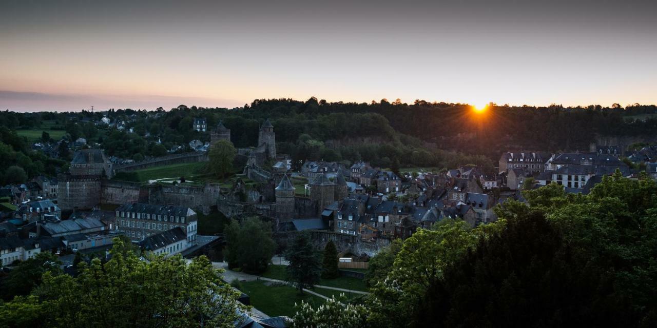 Hotel Particulier Le Mercier De Montigny -Une Nuit Sur Les Remparts- Fougeres Exterior photo