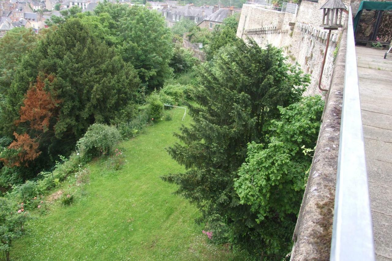 Hotel Particulier Le Mercier De Montigny -Une Nuit Sur Les Remparts- Fougeres Exterior photo