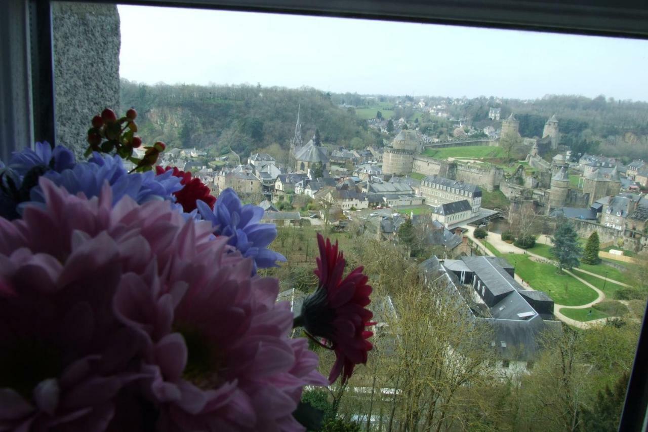 Hotel Particulier Le Mercier De Montigny -Une Nuit Sur Les Remparts- Fougeres Exterior photo